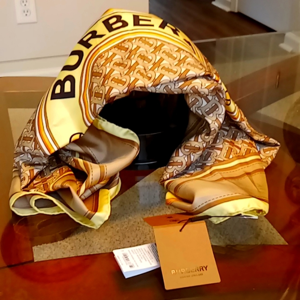 SOLD!!! SOLD!! AUTHENTIC BURBERRY SCARF!!